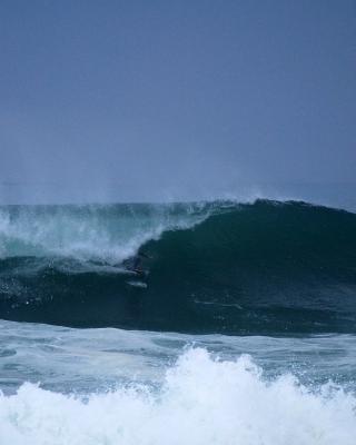 Daniel Worsley, dropknee forehand tube/barrel at Derdesteen