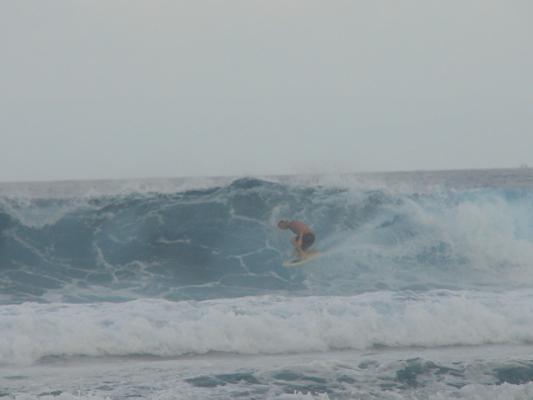 Arthur Sierra, dropknee forehand tube/barrel at Gili Meno