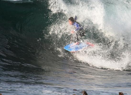 Martin Ras, dropknee backhand tube/barrel at Kakkarlak