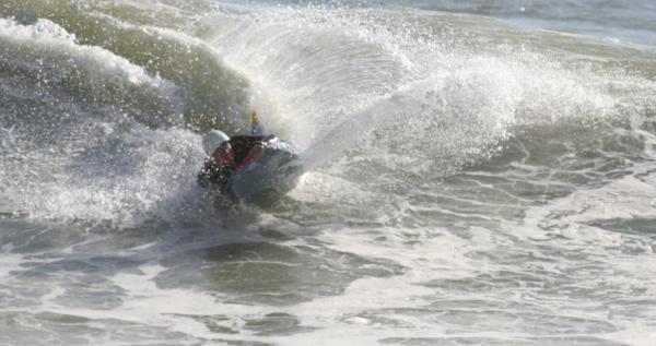 Marcel Habets, trim at Bikiny Beach