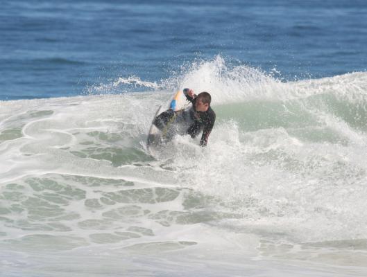 Vaughn Harris, dropknee forehand snap at Koeel Bay (Caves)