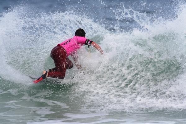 Vaughn Harris, dropknee backhand reverse 360 at Koeel Bay (Caves)