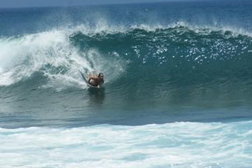 Arthur Sierra, trim at Pipeline