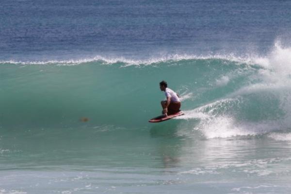 Warren Tickner, dropknee forehand trim at Sebastian Inlet