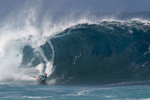 Bottom turn at Pipeline