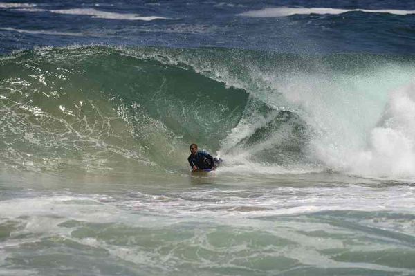 Bottom turn at Koeel Bay (Caves)