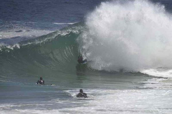 Bottom turn at Koeel Bay (Caves)