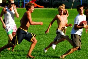 Aaagh yes good old rugby. Notice Shaggy on the left is more concerned about how he looks than were the ball is. Ha ha  Shaggy you legend.